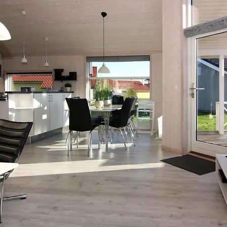 Semesterbostad Holiday House, *